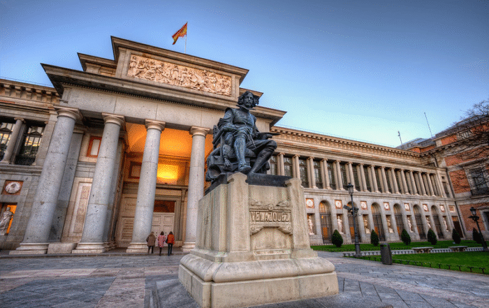 Discover Egypt in VIP Style: Luxury Tours with Archaeological Paths