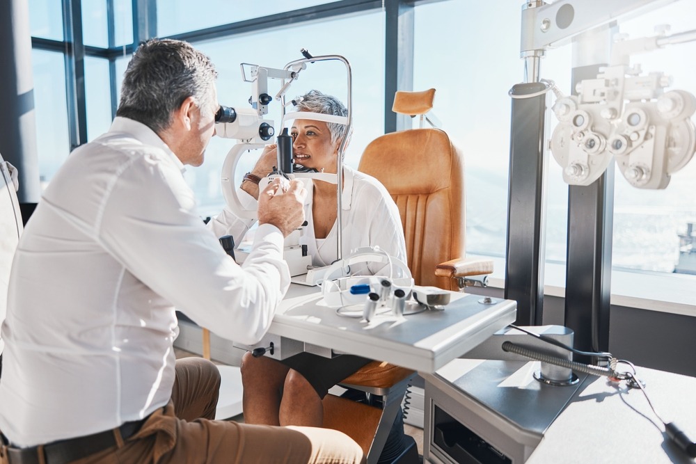 Tips for Working With an Eye Surgeon