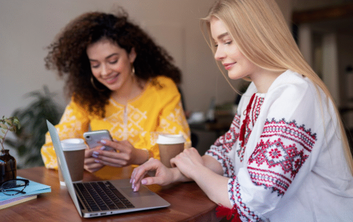 How Online Style Communities Build Confidence