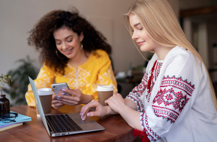 How Online Style Communities Build Confidence